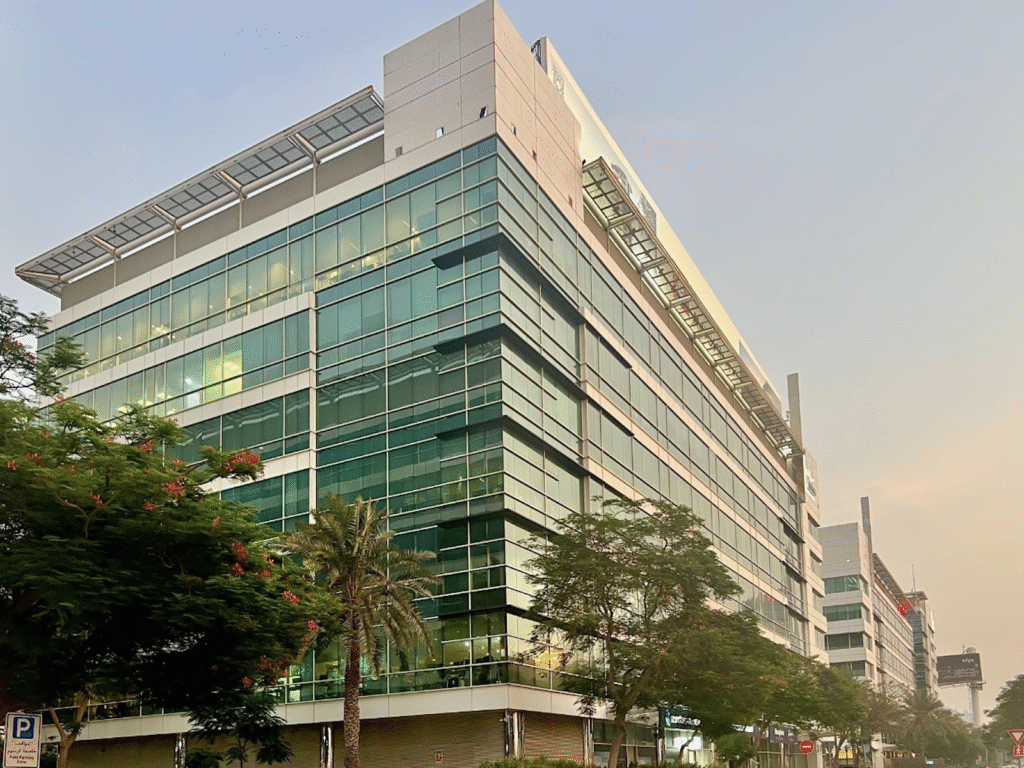 office for rent emaar business park