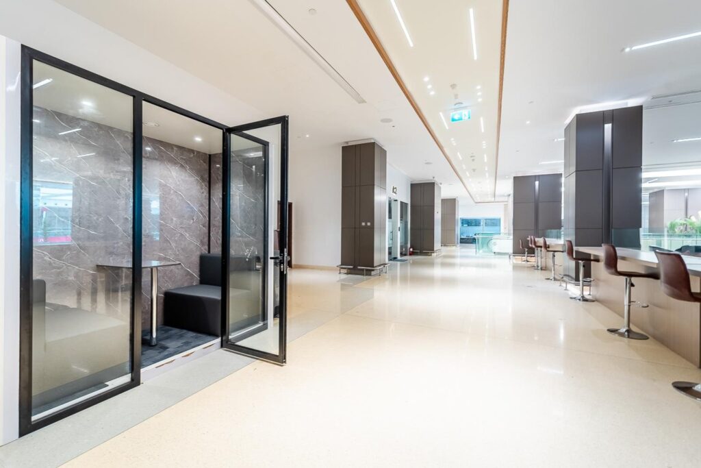 Office for Rent in Burj Nahar Mall, Al Muteena - Deira – photo 1
