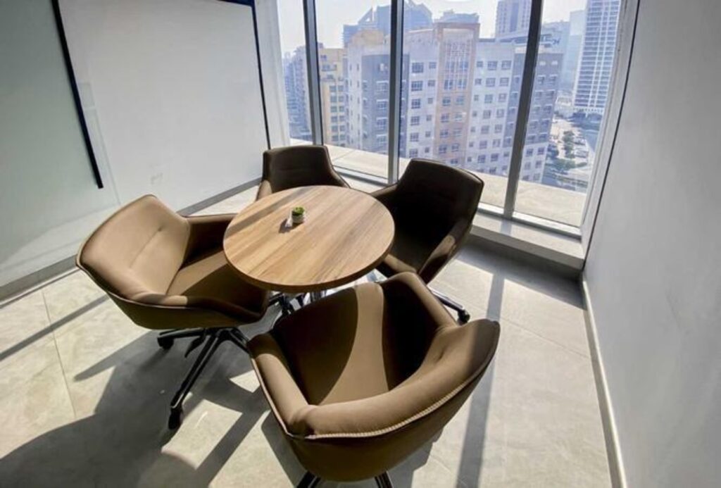 Full floor office for rent in I Rise Tower, Barsha Heights (Tecom)