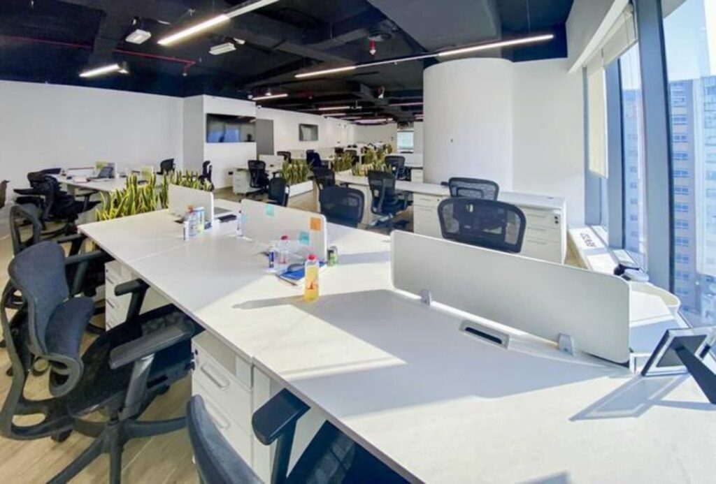 Full floor office for rent in I Rise Tower, Barsha Heights (Tecom)