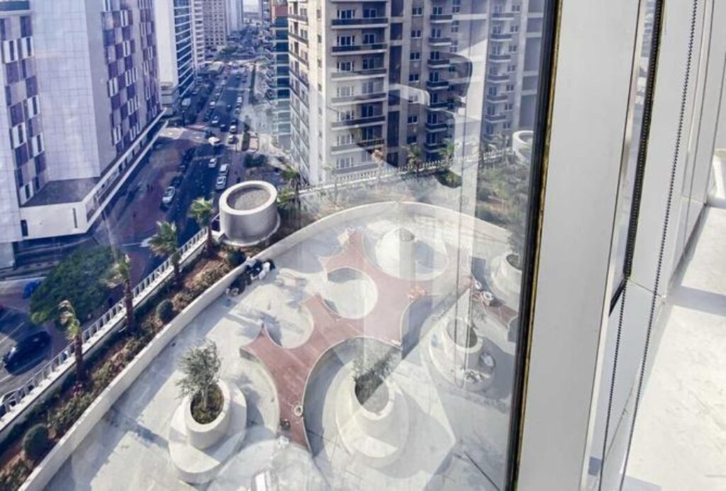 Full floor office for rent in I Rise Tower, Barsha Heights (Tecom)