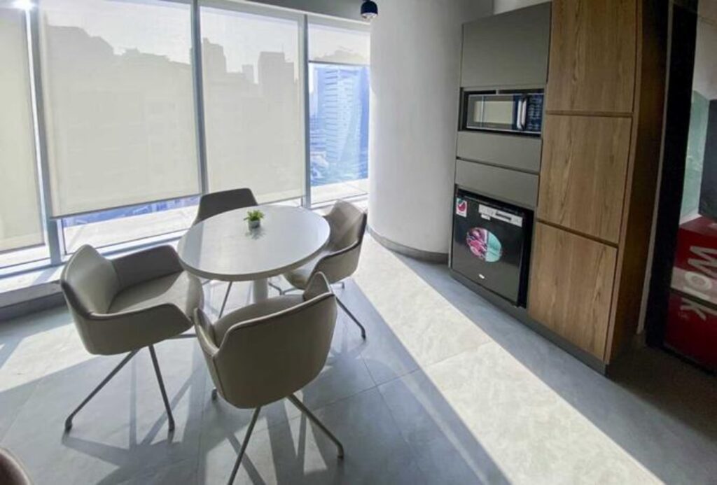Full floor office for rent in I Rise Tower, Barsha Heights (Tecom)