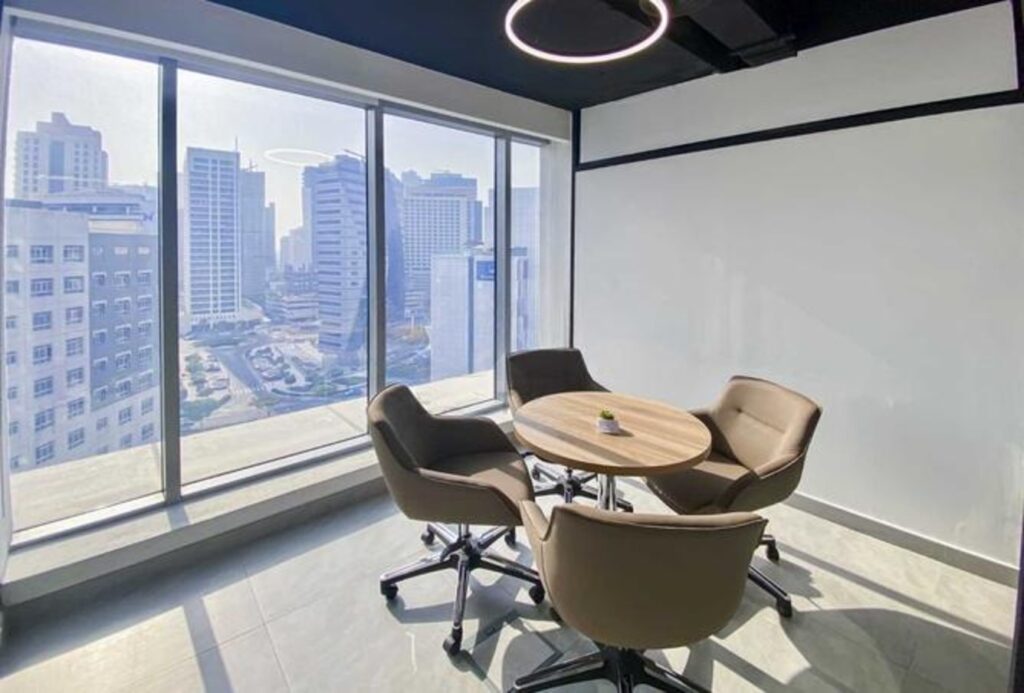 Full floor office for rent in I Rise Tower, Barsha Heights (Tecom)