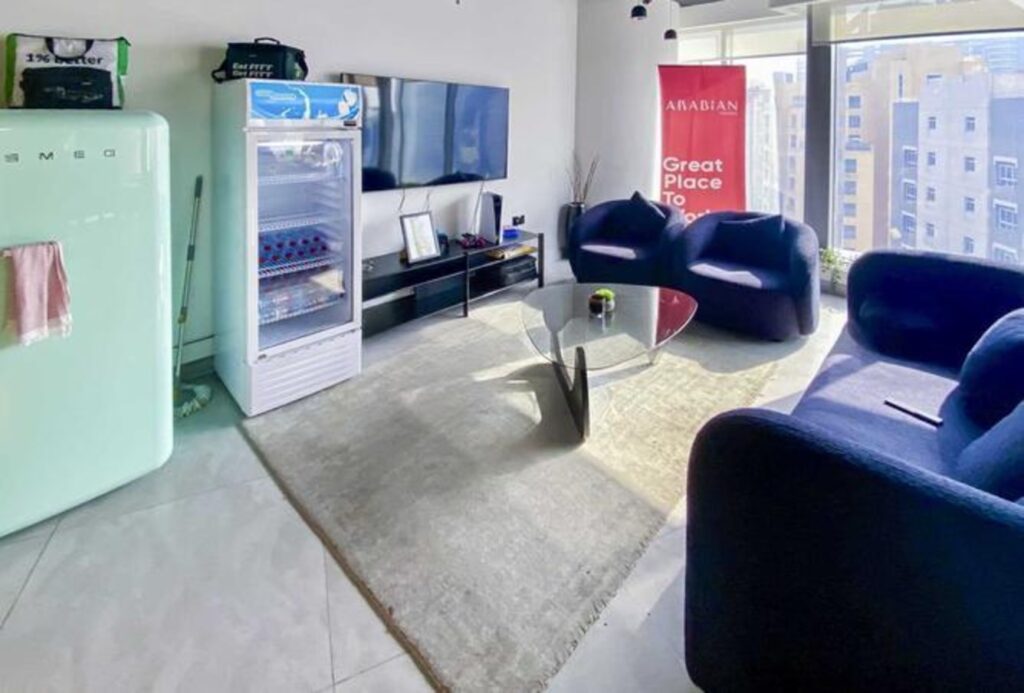 Full floor office for rent in I Rise Tower, Barsha Heights (Tecom)