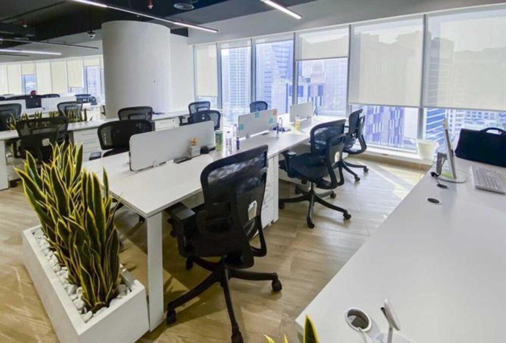 Full floor office for rent in I Rise Tower, Barsha Heights (Tecom)