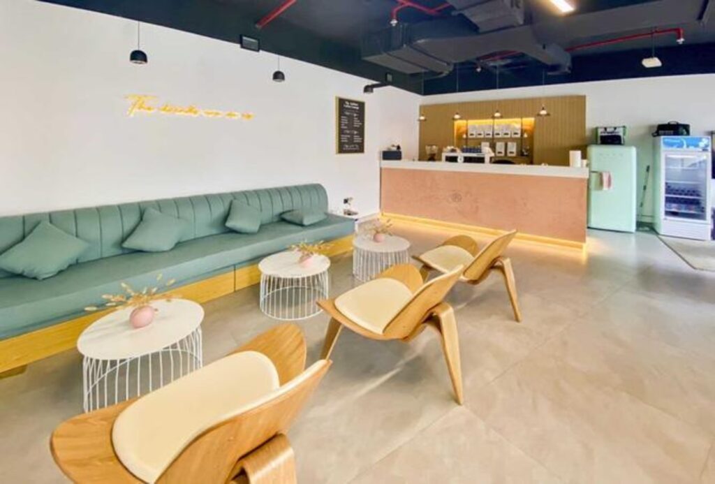 Full floor office for rent in I Rise Tower, Barsha Heights (Tecom)