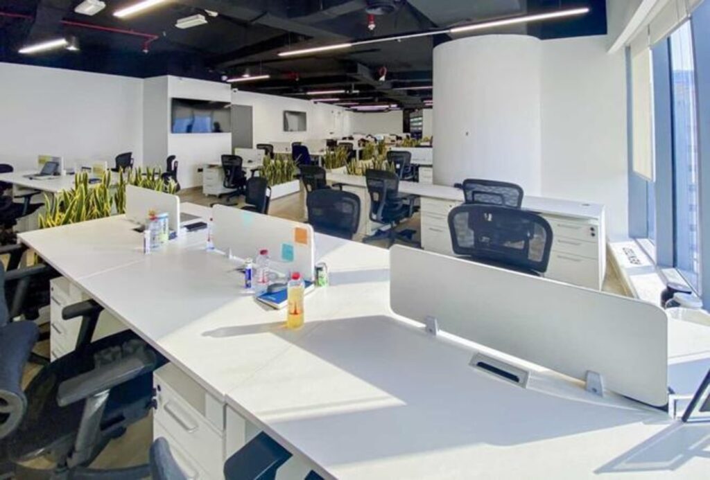 Full floor office for rent in I Rise Tower, Barsha Heights (Tecom)