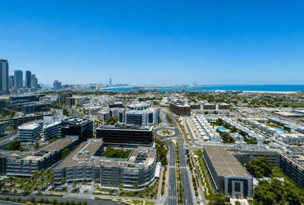 Sea view furnished office for rent in Al Salam Tower, Dubai Media City