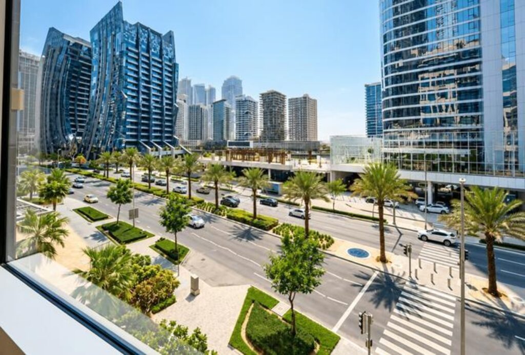 Furnished office for rent in Bay Square Building 11, Business Bay