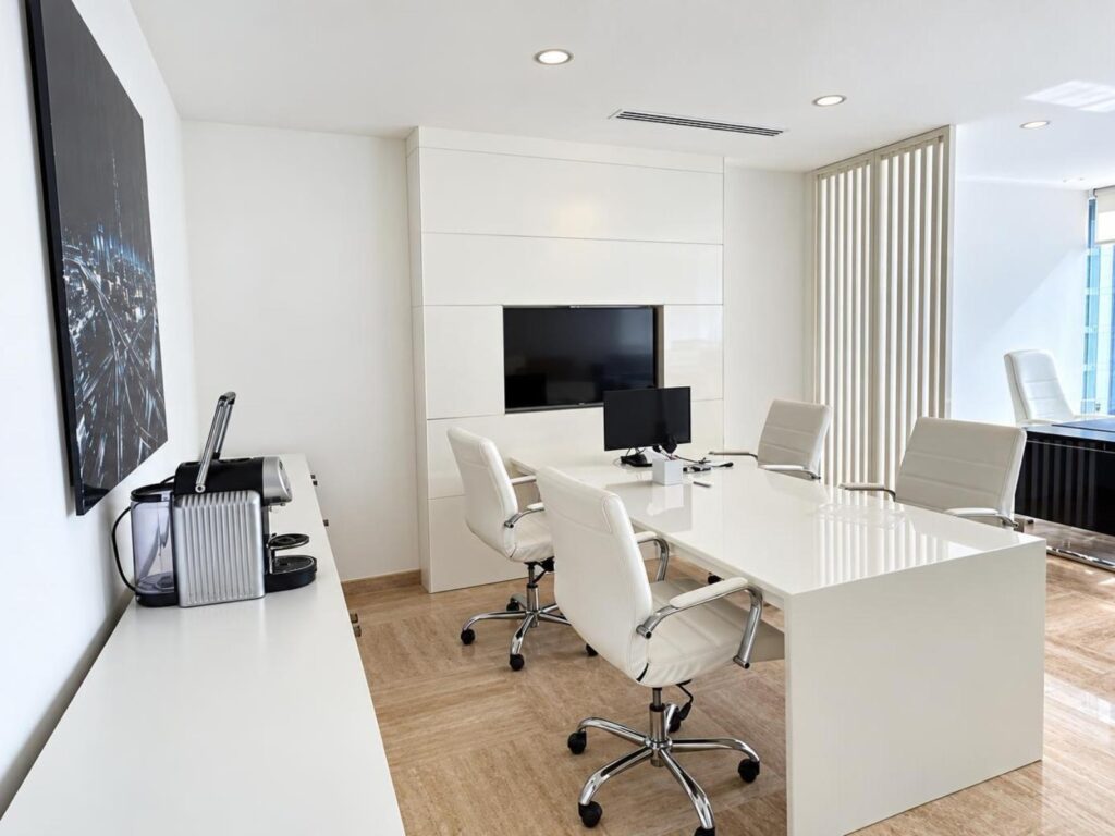 Office for Rent in The Binary Tower, Dubai - reception and layout