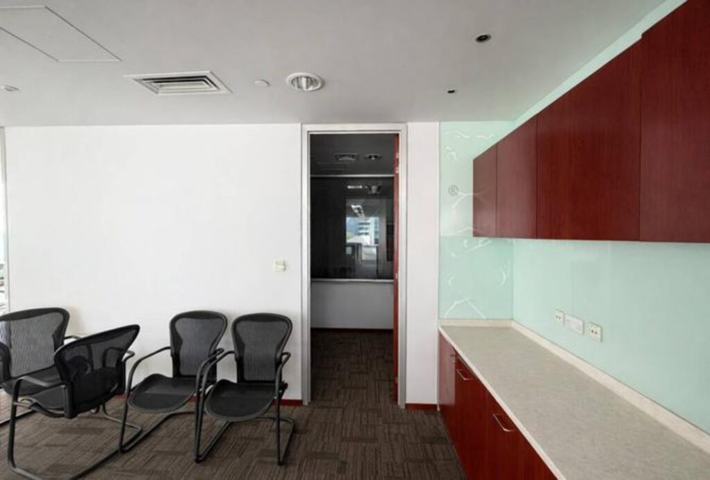 Furnished office for rent in Emaar Business Park Building 1, Sheikh Zayed Road