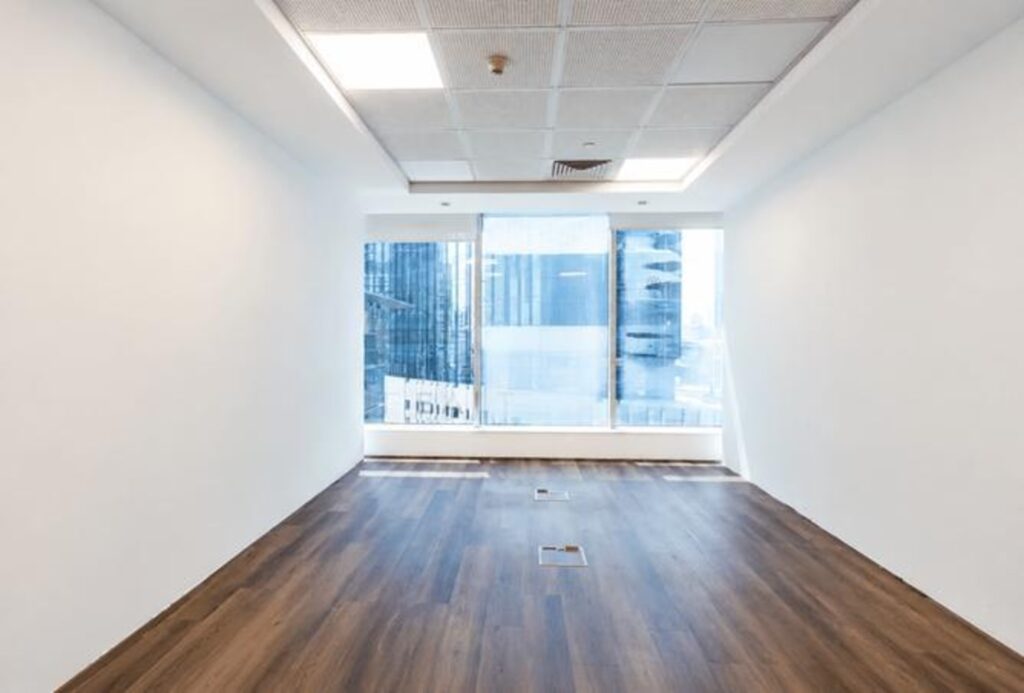 High-end office for rent in Emaar Square Building 4, Downtown Dubai