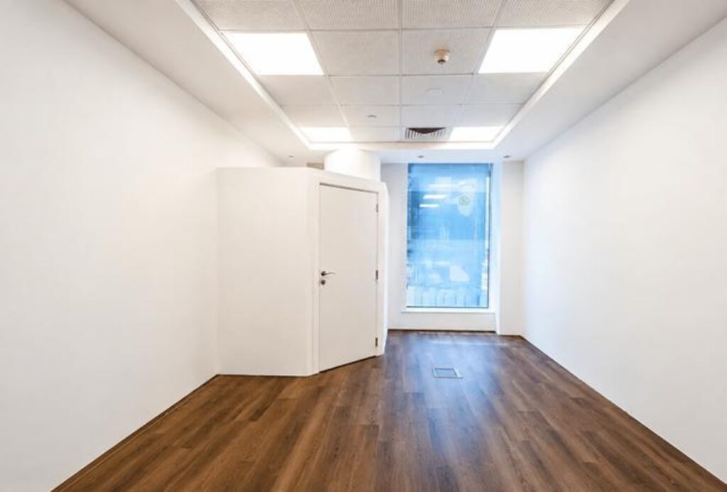 High-end office for rent in Emaar Square Building 4, Downtown Dubai