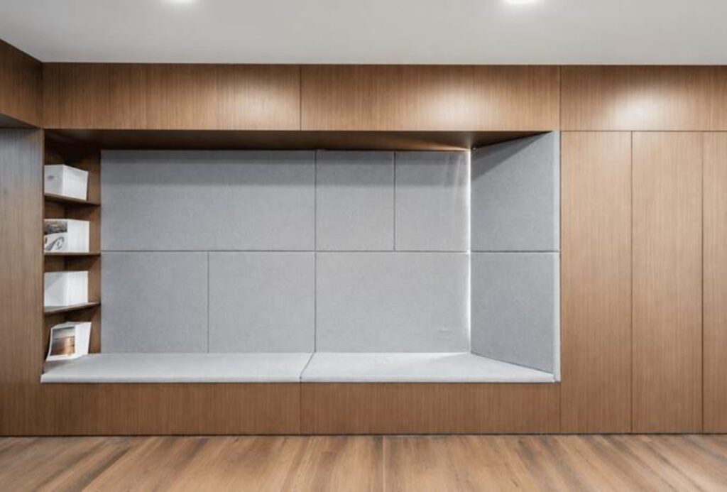 High-end office for rent in Emaar Square Building 4, Downtown Dubai