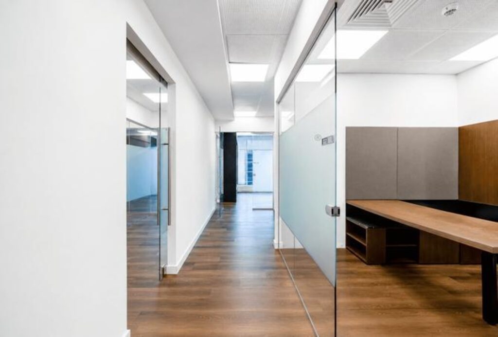 High-end office for rent in Emaar Square Building 4, Downtown Dubai