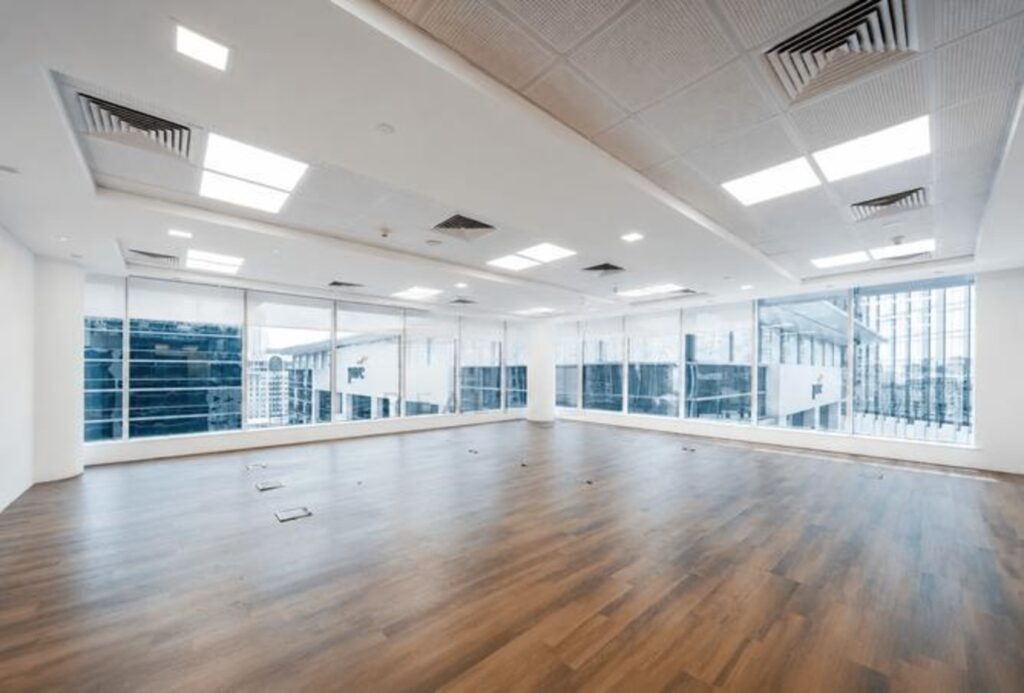 High-end office for rent in Emaar Square Building 4, Downtown Dubai