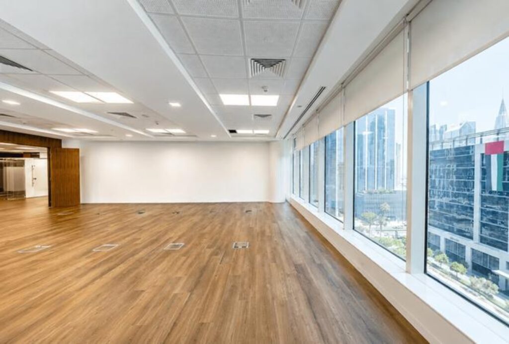 High-end office for rent in Emaar Square Building 4, Downtown Dubai
