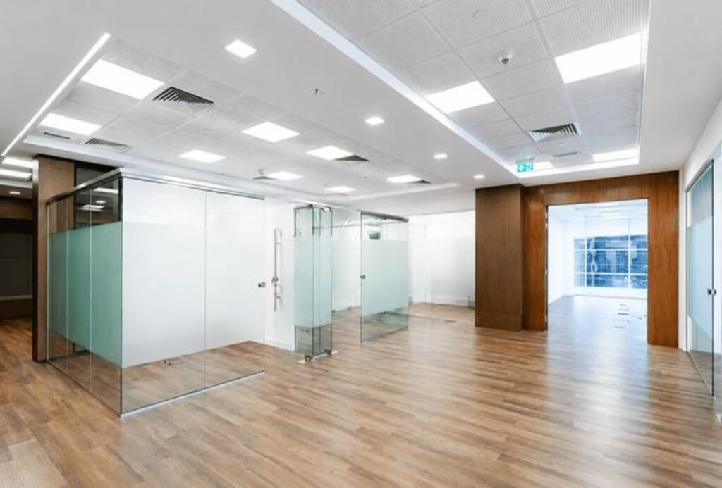 High-end office for rent in Emaar Square Building 4, Downtown Dubai