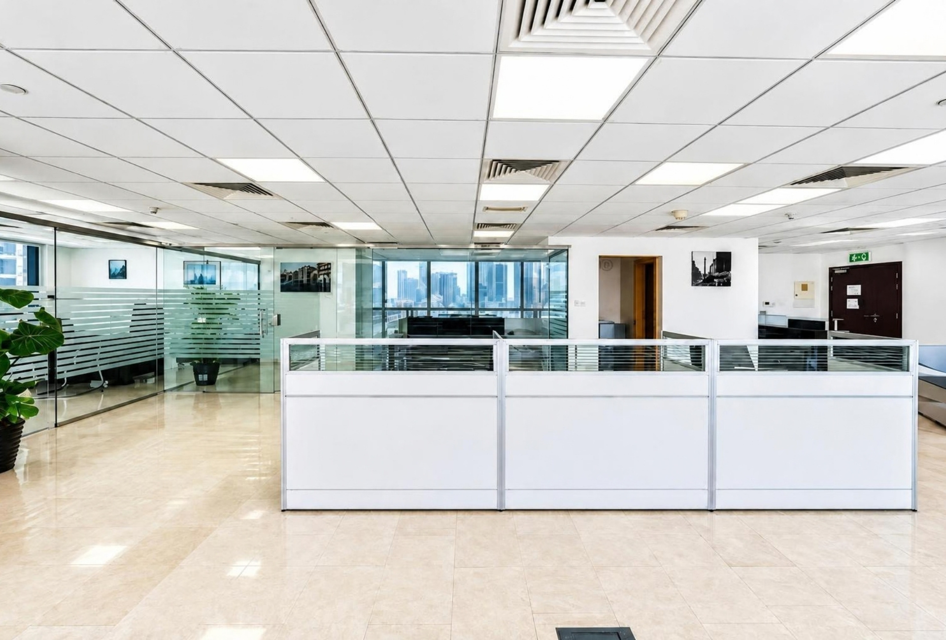 Furnished office interior in Jumeirah Bay X2, JLT Cluster X – photo 5
