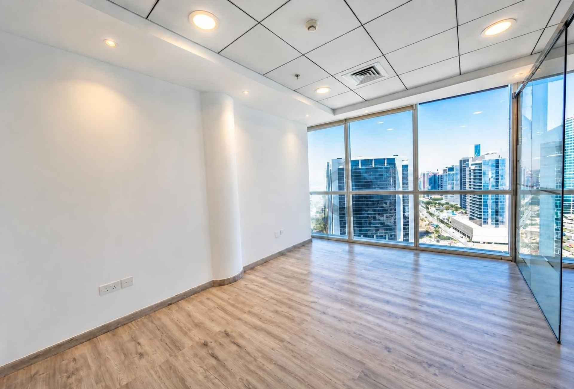 B2B Tower office natural light
