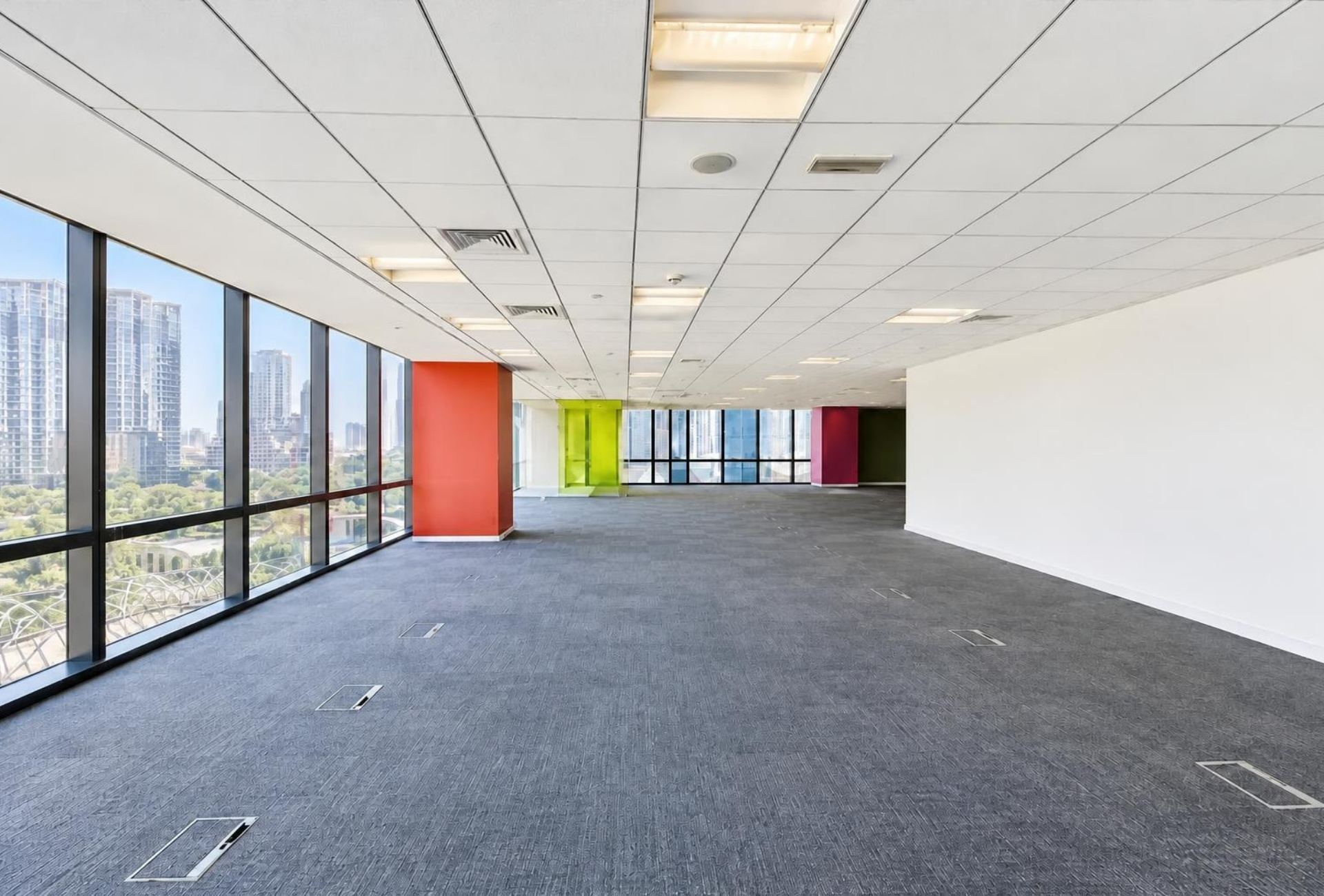 Open floor with colored walls in Boulevard Plaza 2 Downtown