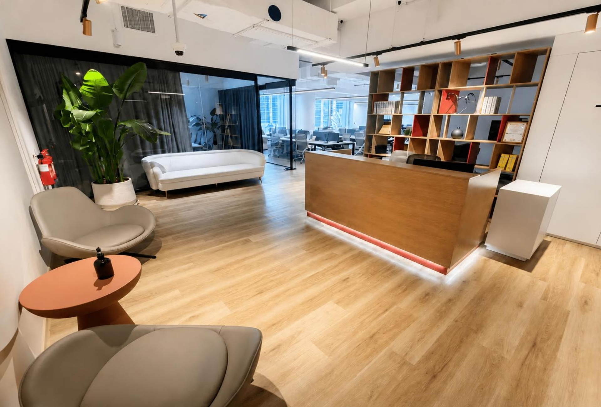 Reception and lounge area in the Emaar Square Building 3 office