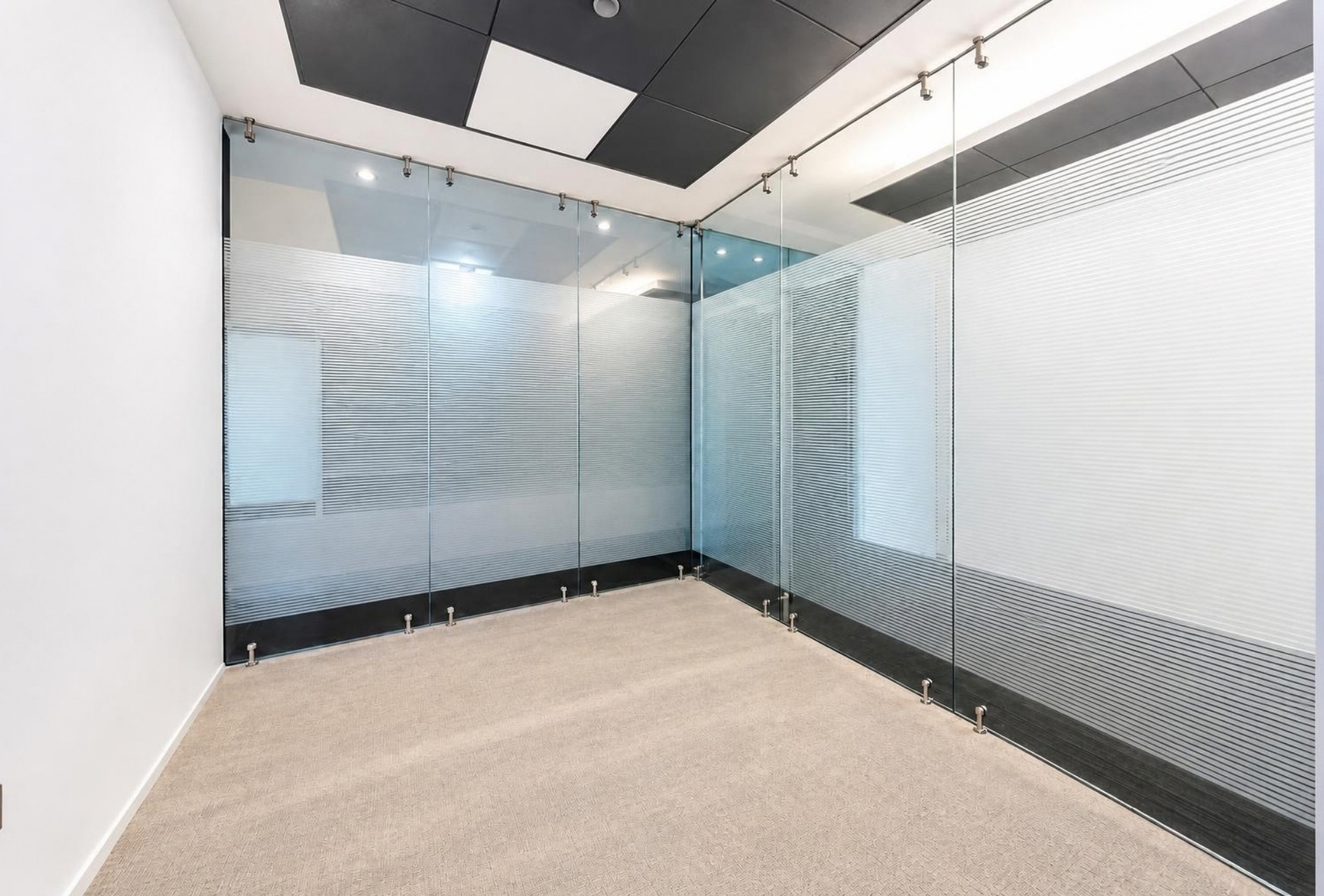 Shell and core office in Arenco Tower, Dubai Internet City – photo 7