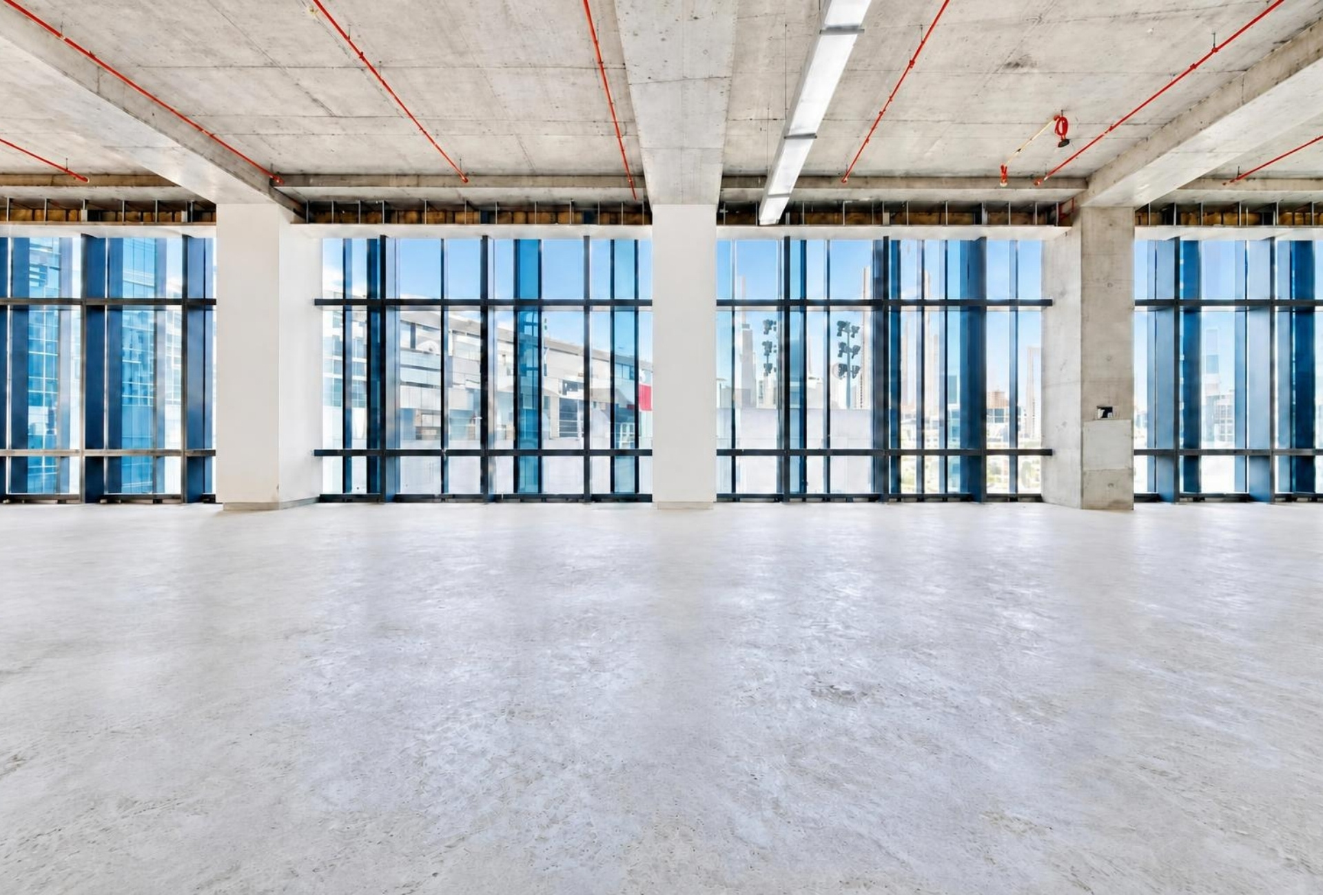 Floor-to-ceiling windows across the floor in Boulevard Plaza 1