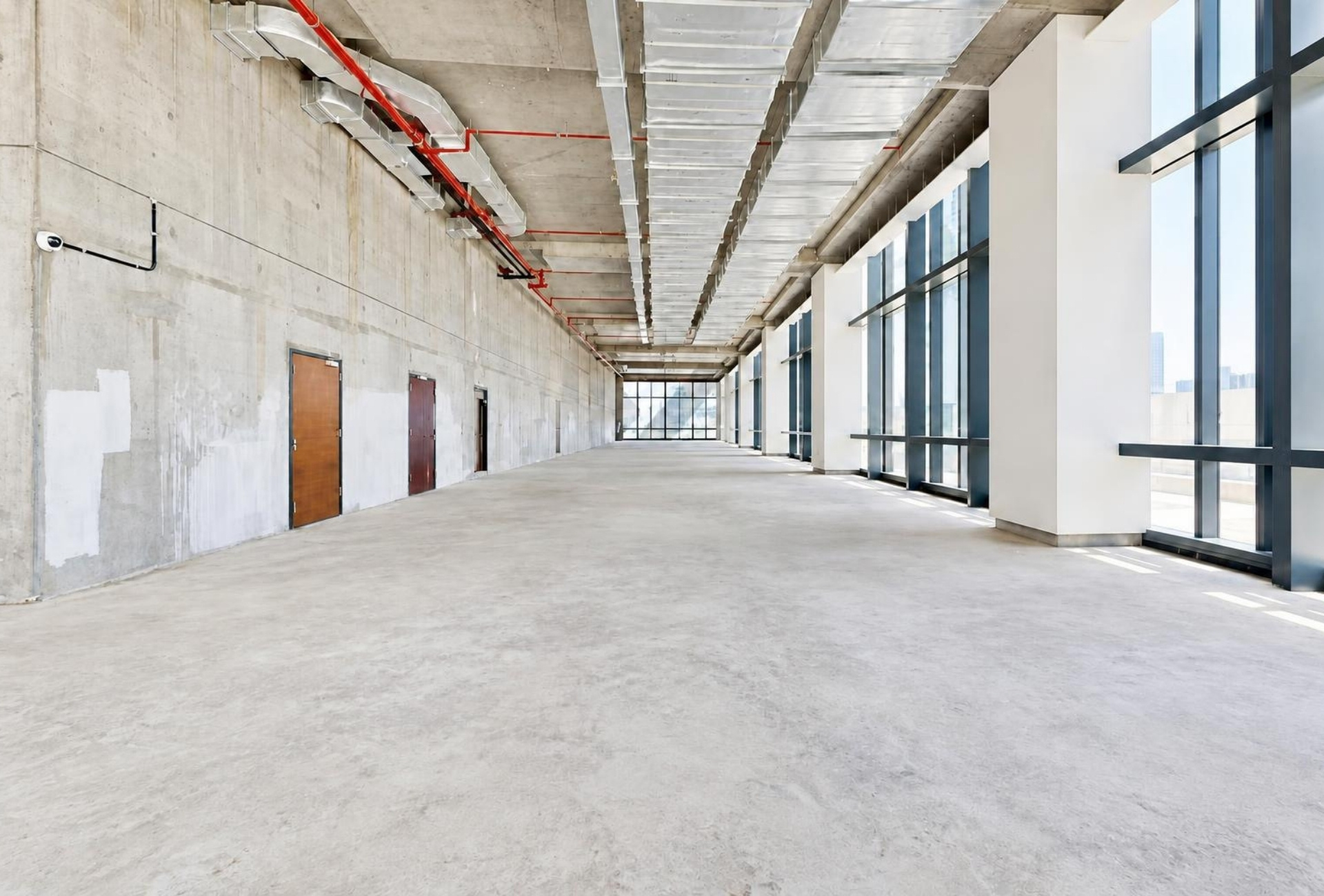 Open shell and core floor in Boulevard Plaza 1