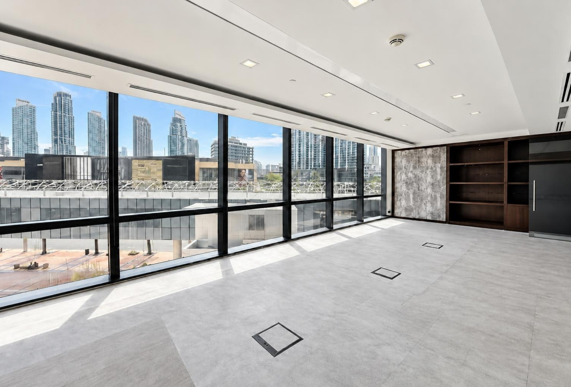 Office with floor-to-ceiling windows in Boulevard Plaza 2