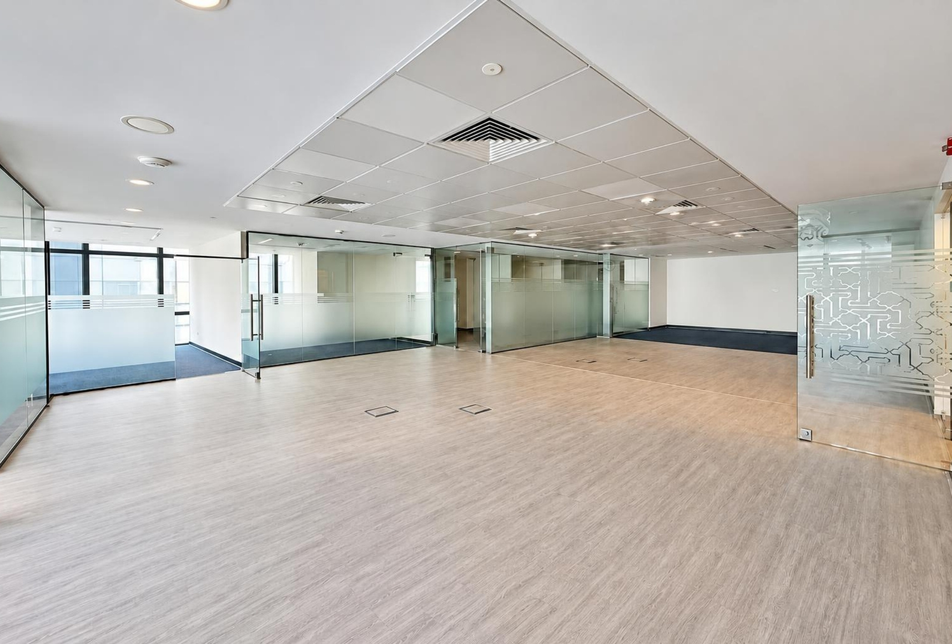 Open plan office floor in Boulevard Plaza 2