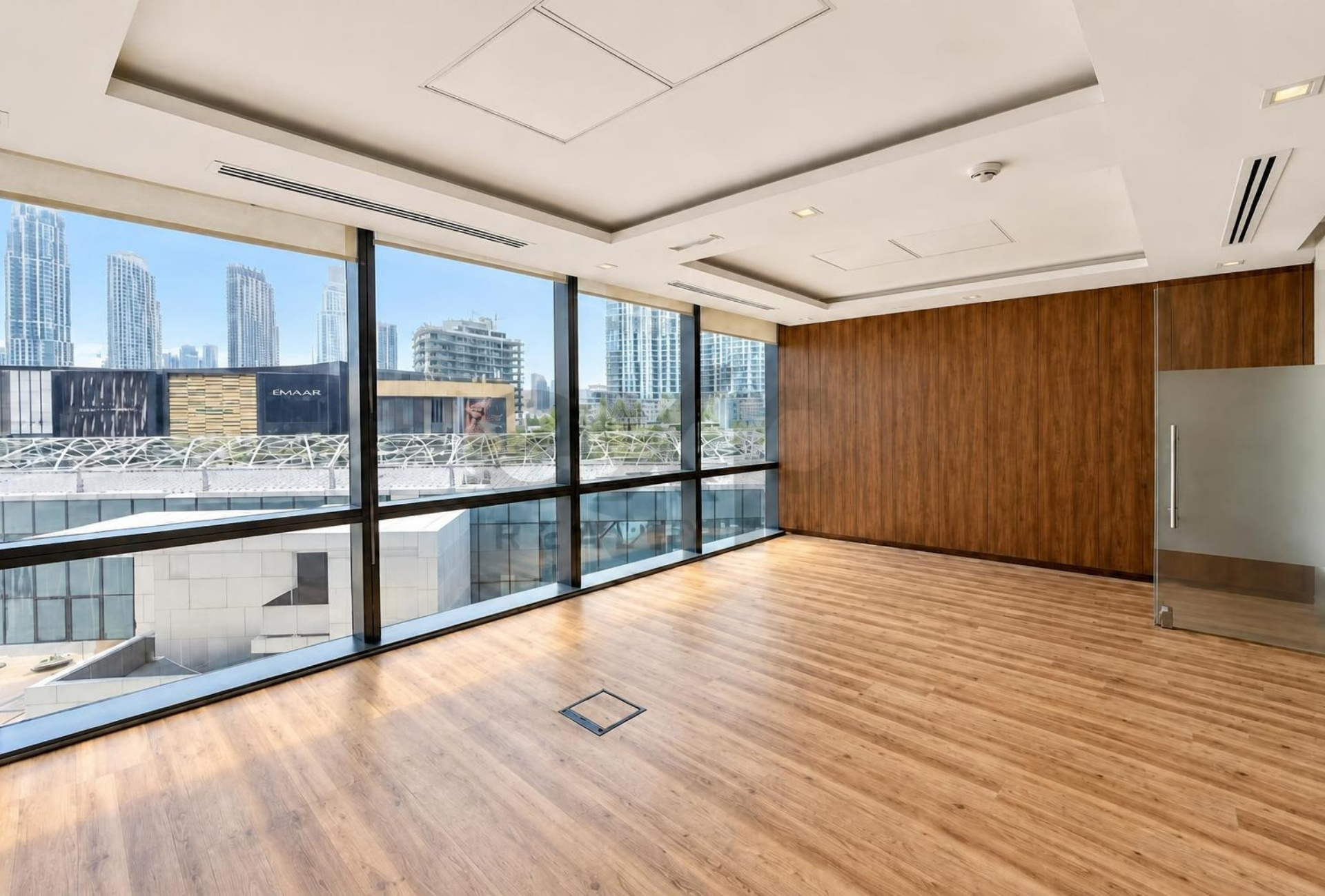 Office with timber wall panel in Boulevard Plaza 2