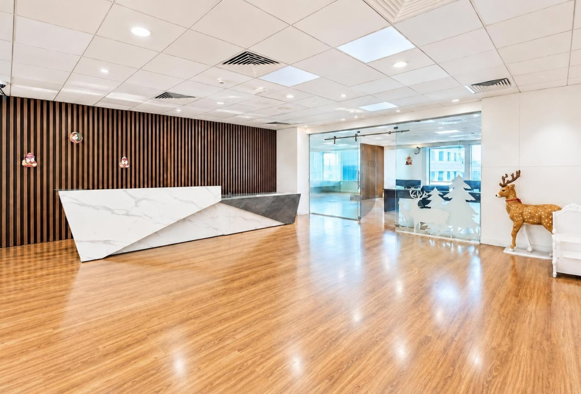 Reception area of 5,308 sq ft office for rent in Rigga Business Center